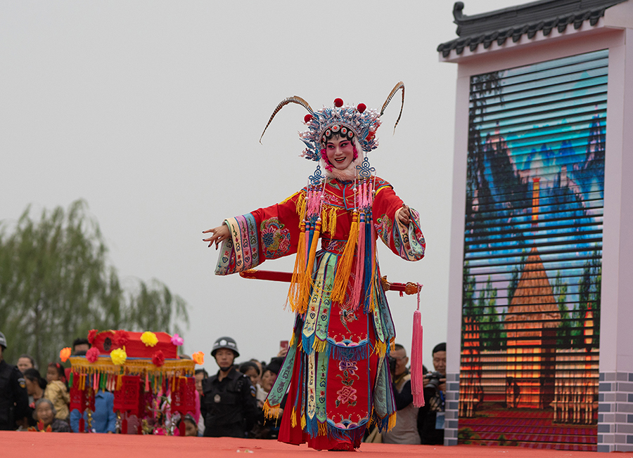 青阳腔《百花赠剑》表演。 姜景茂/摄